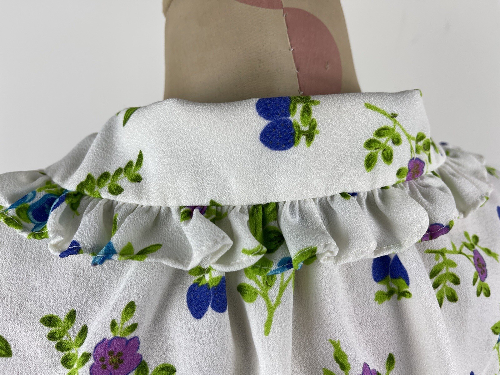 Vintage Ladies’ Off White With Blue & Purple Flowers & Strawberries Housecoat