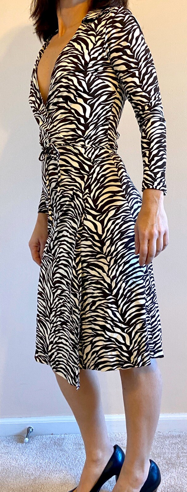 ViNTaGe A.B.S. Allen Schwartz Animal Print Plunging Neckline Wrap Dress XS S