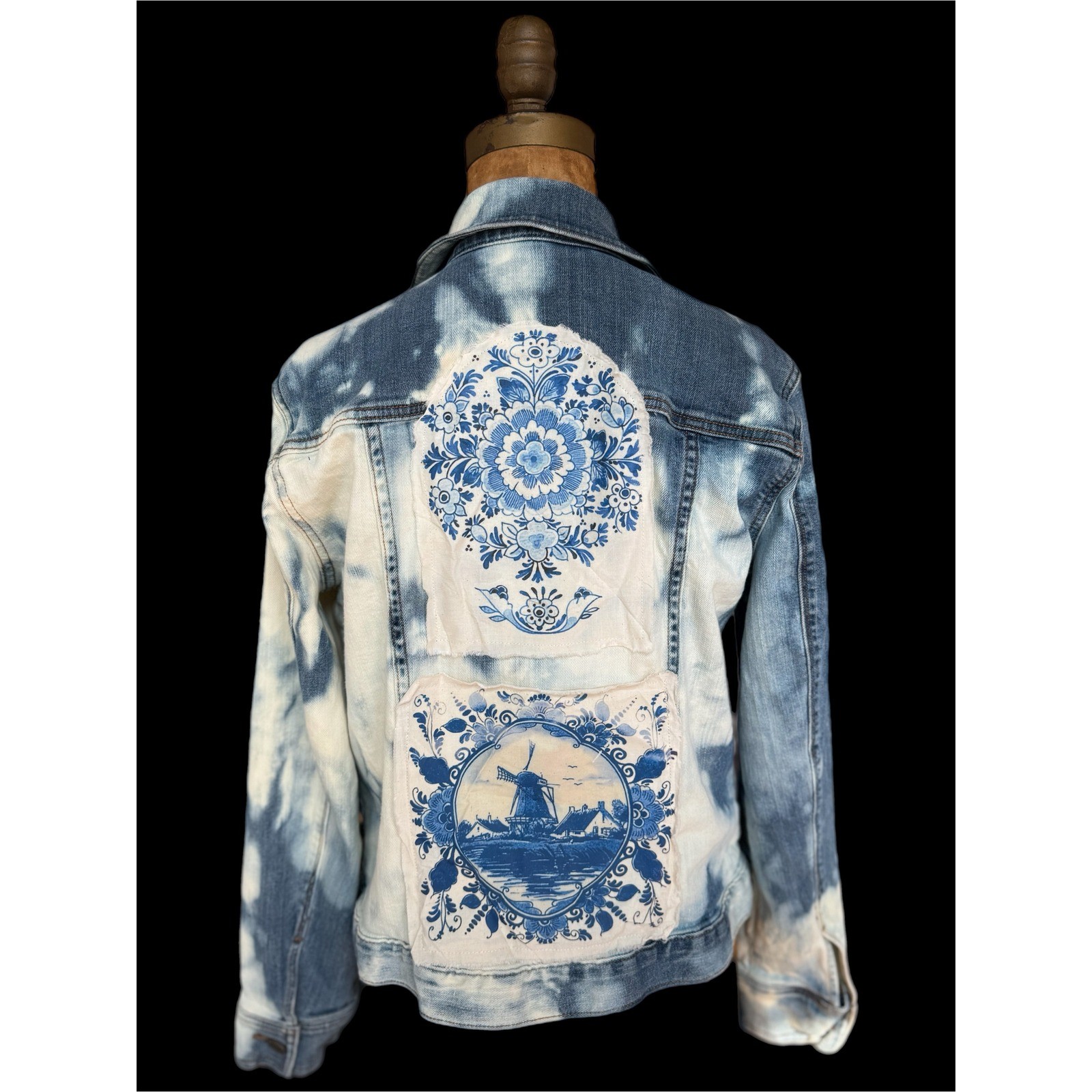 Upcycled Eddie Bauer Denim Jacket Delft Blue Patch Medium Boho