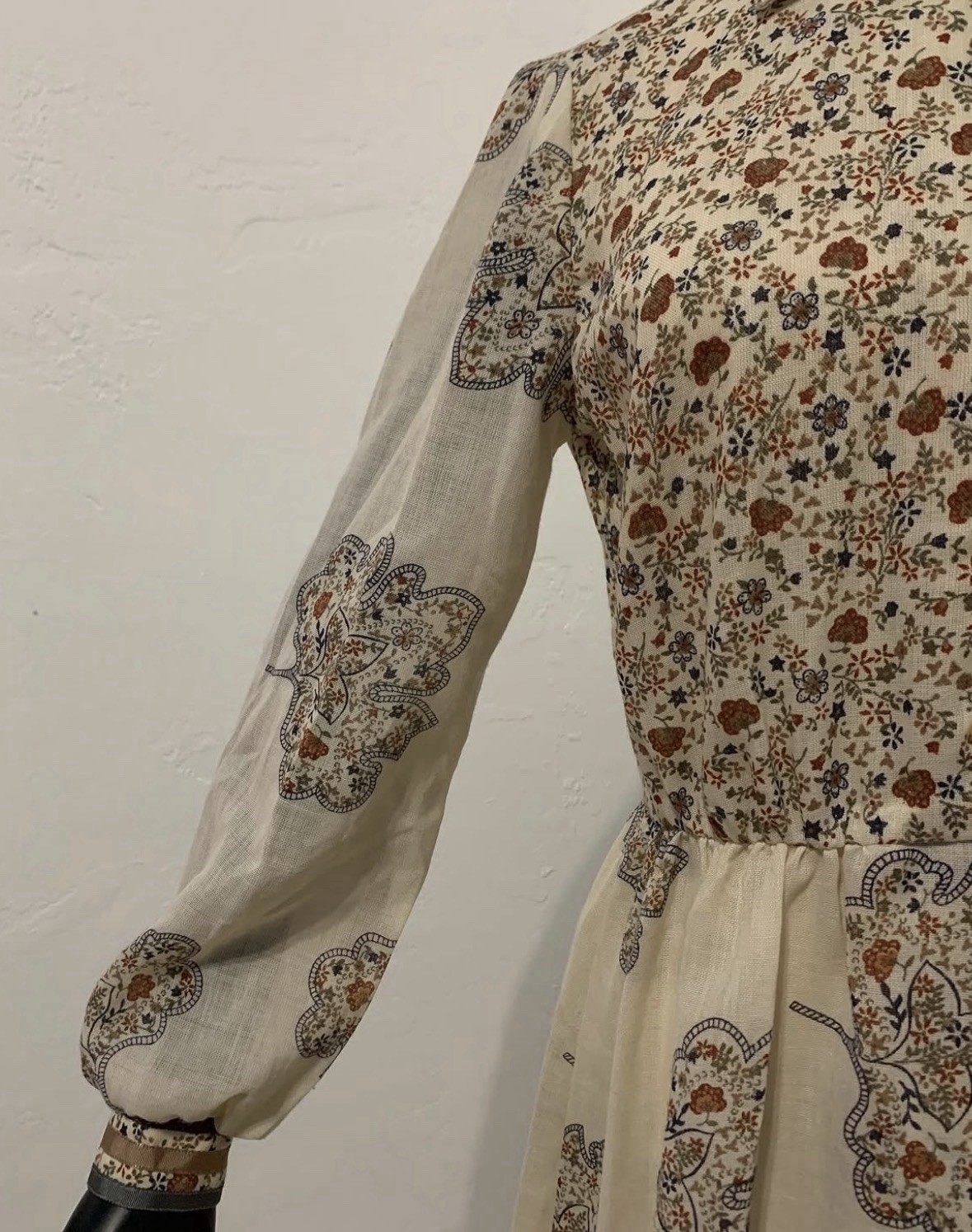 Vintage 70s Leslie Fay Floral Maxi Dress Boho Prairie Button Front