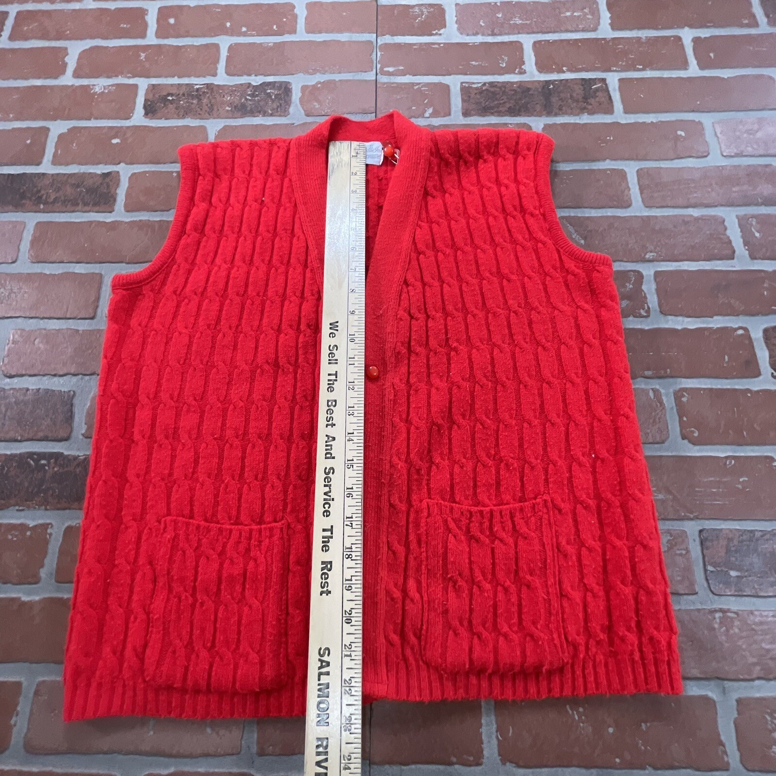 Vintage Billie Jo Woman’s Red Cable Knit Cardigan Sweater Vest Read