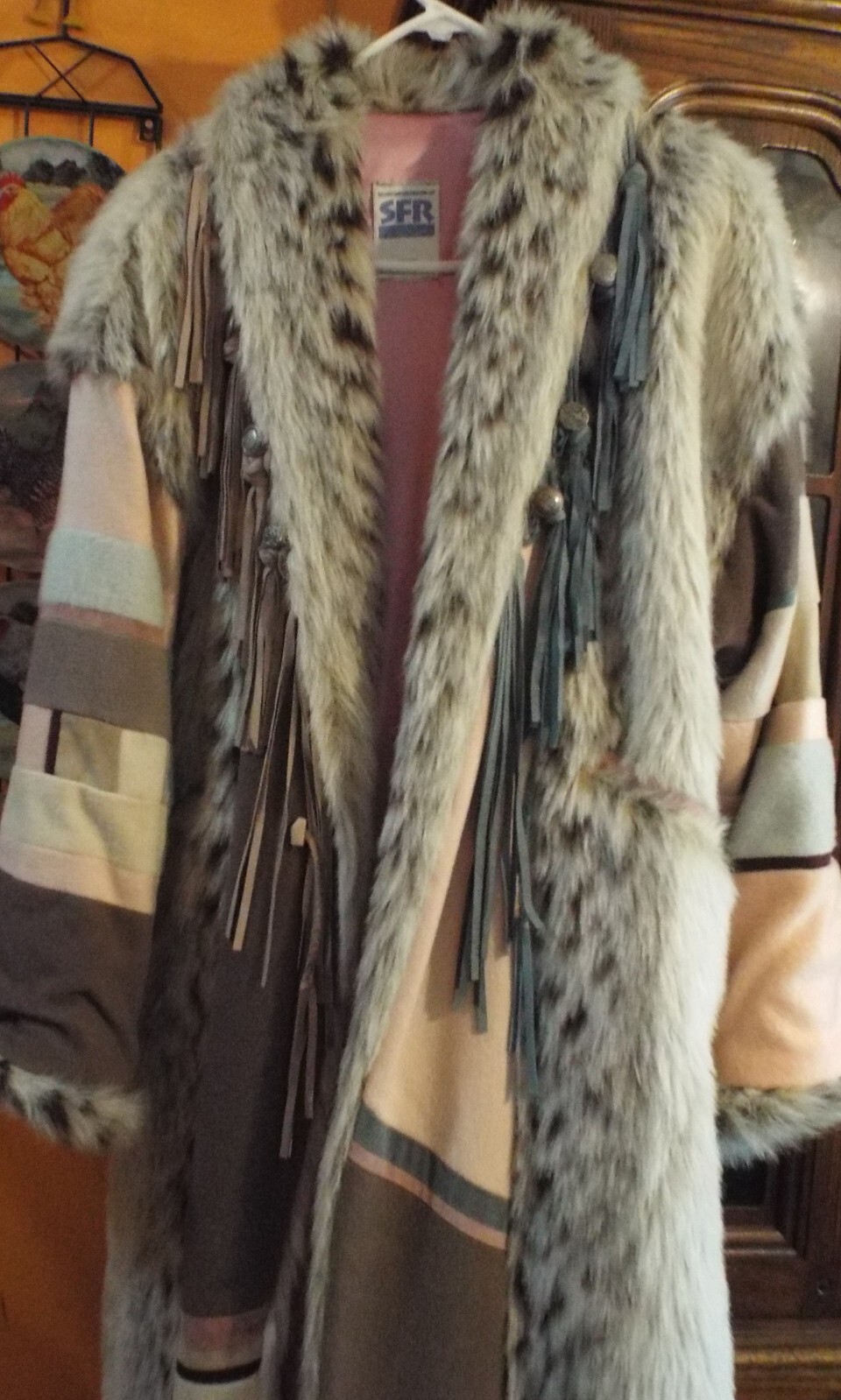 SANTA FE RE-CREATIONS – Vintage New Long Fur Fringe Western/Cowgirl Coat L/XL
