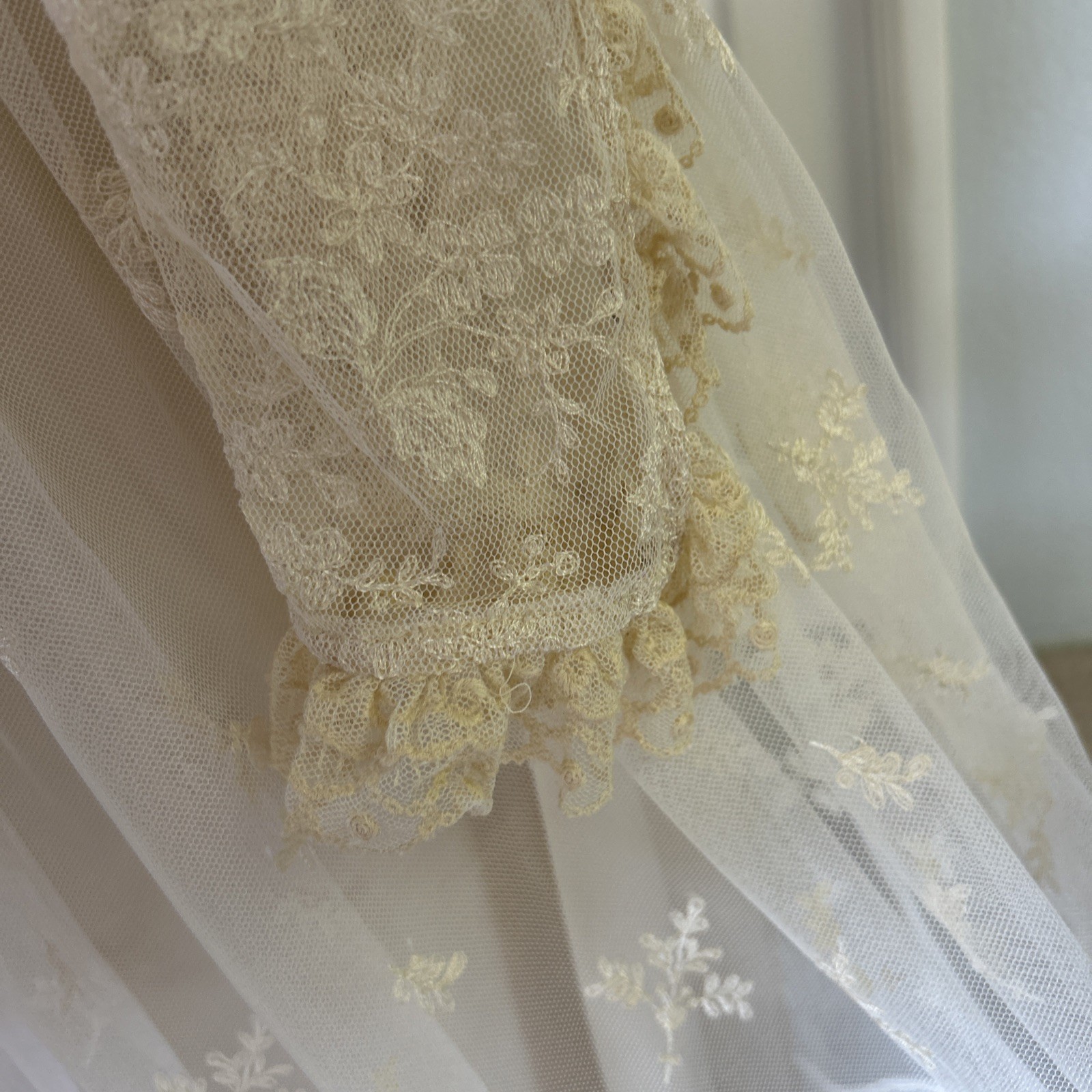 Vintage Victorian Ecru Wedding Dress Net Lace B-38” W-28” H-42”