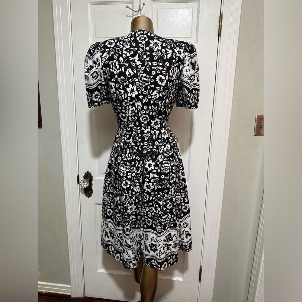 Vintage Gaucho Pants Outfit Set Womens Size 6 Petites Black White Floral