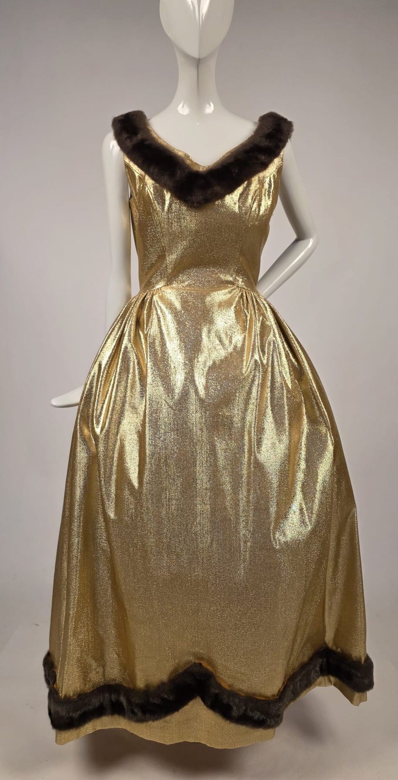 GLITZY GLAMOUR VINTAGE 1960’S METALLIC GOLD LAME EVENING DRESS W FAUX FUR TRIM