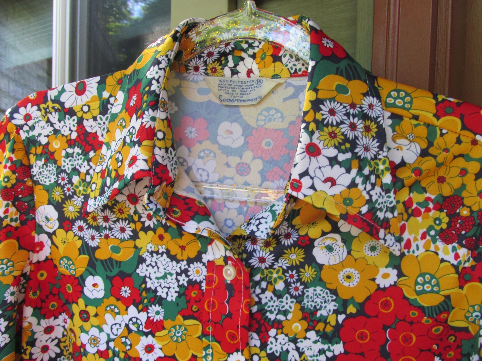 1970s Mod Flower Power Daisies Woman’s Sz 16 Shirt Pointed Collar Button Cuffs
