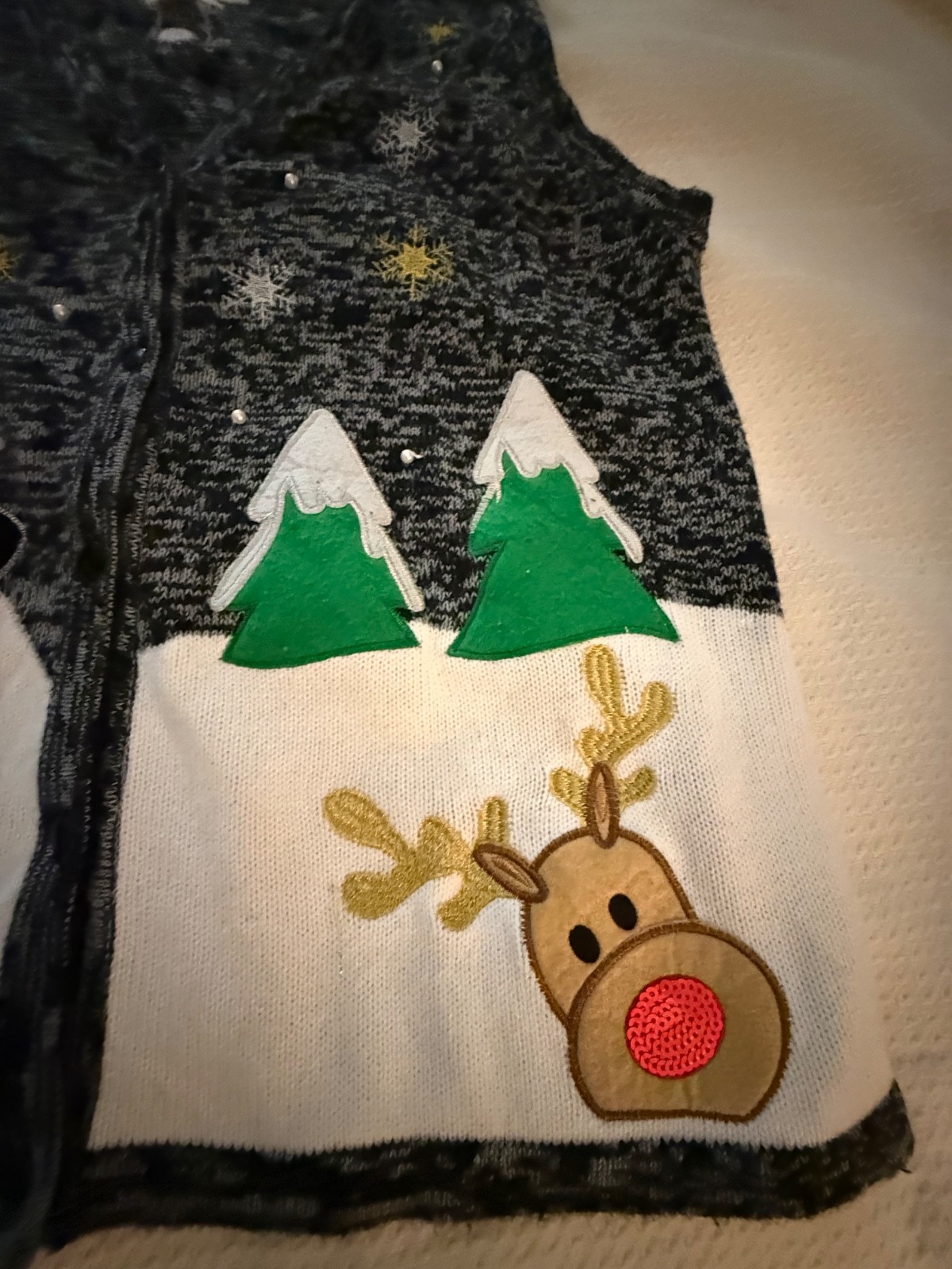 Women’s 2XL Ugly Christmas sweater vest with Santa Claus and Reindeer button up