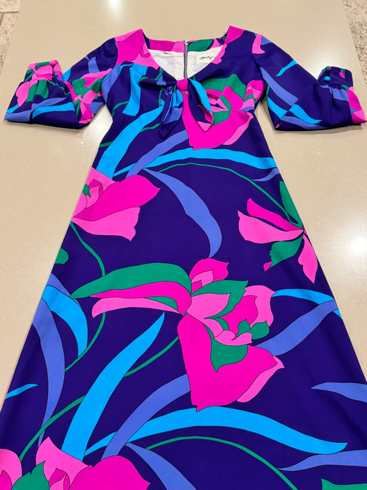 Vintage 1970s Tori Richards Honolulu Size XS/S Vibrant Floral Maxi Dress