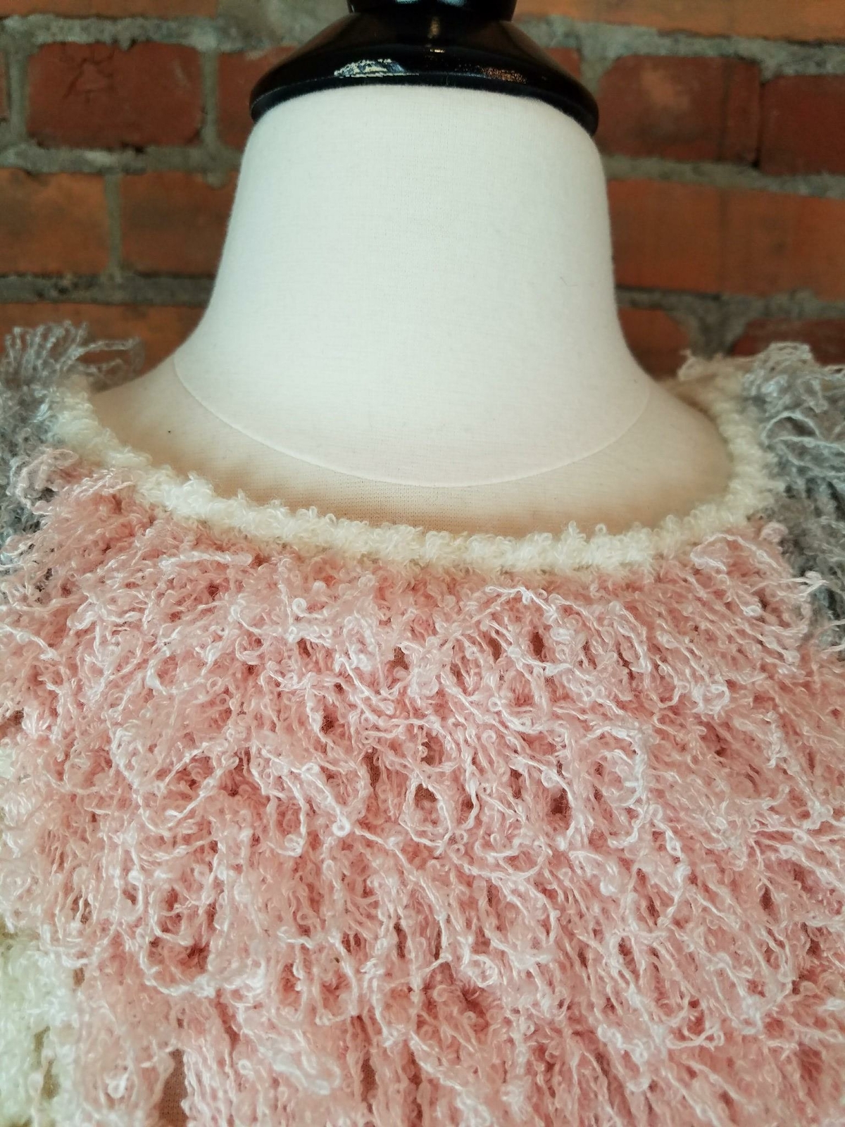 VTG Women’s Hand Crocheted Sweater Fringe White Pink Black Geometric Print Sz M