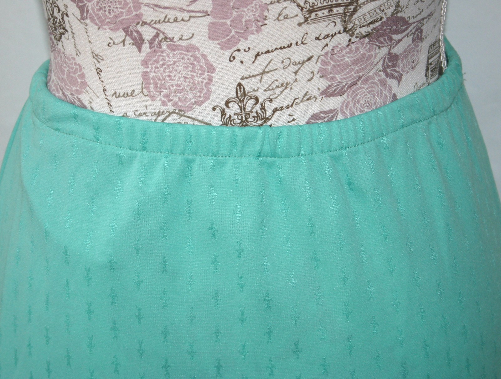 VTG Liz Roberts, Inc 1970’s knit two piece skirt set sz. S / M 70’s Polyester