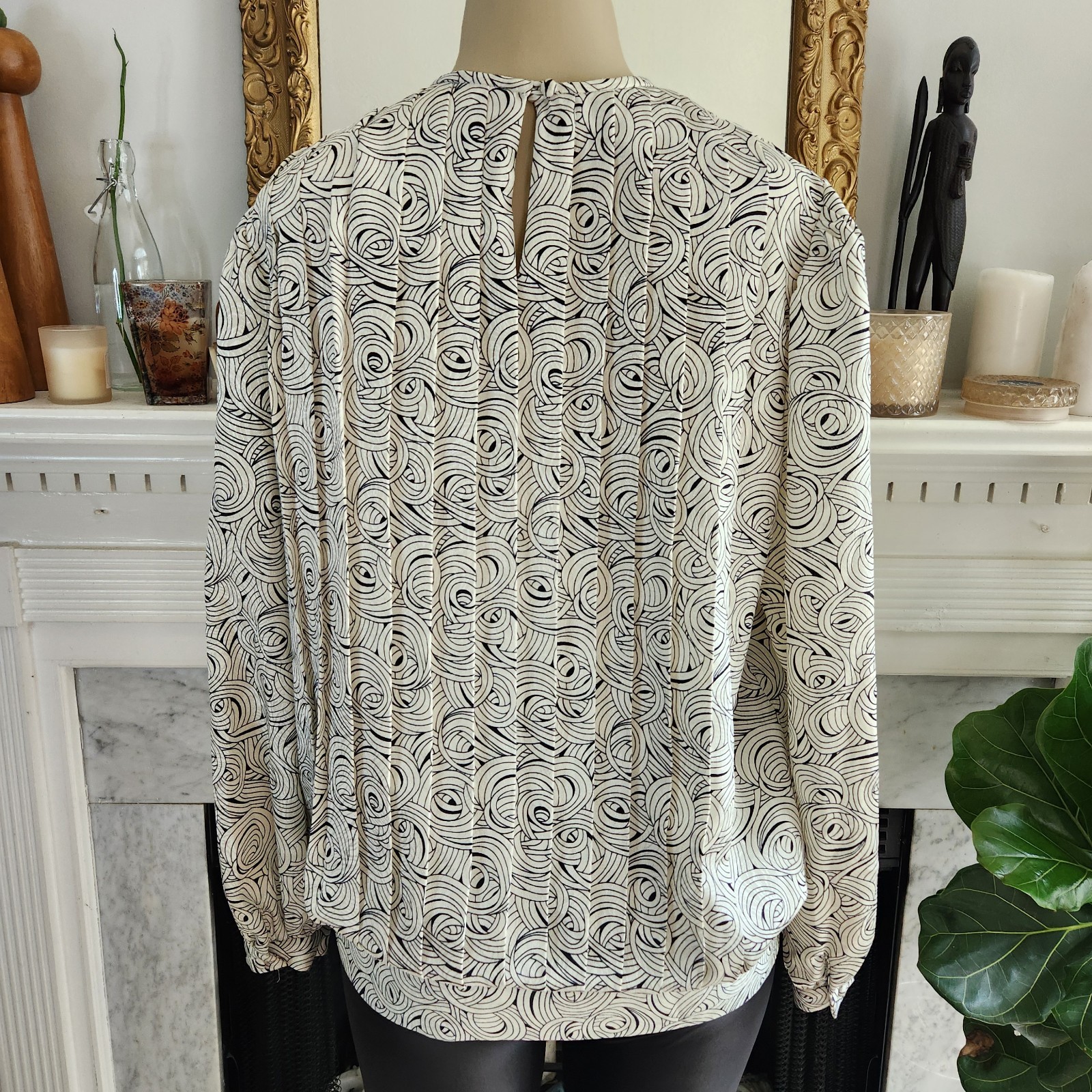 Vintage 80s Antique White Black Pleated Top Geometric Corpcore Retro Size 10