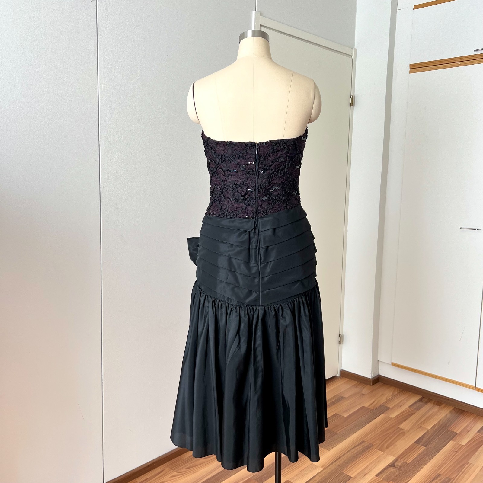 1980s VERA MONT Drop Waist Evening Dress Strapless Sequin Corset Cocktail EU 40