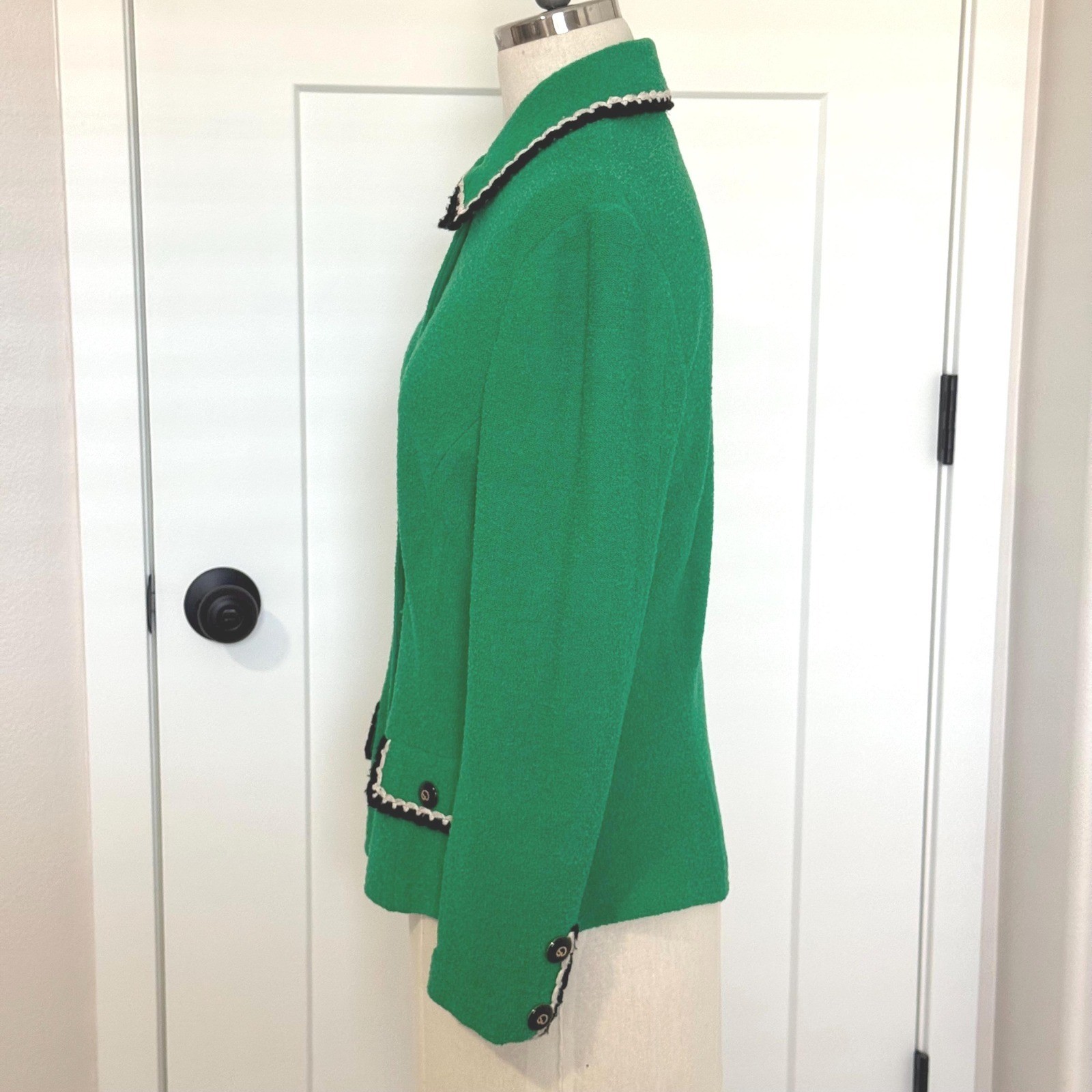 Vintage St John green Santana knit blazer with black and white knit trim