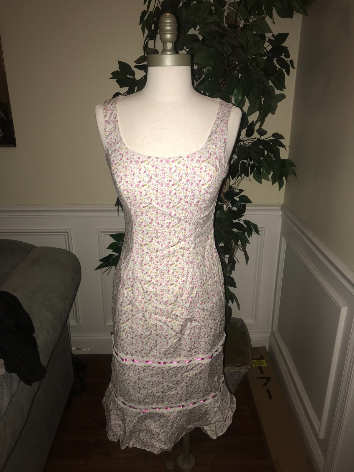 mica 97% COTTON 3% SPANDEX SIZE 2 women’s vintage sleeveless floral dress