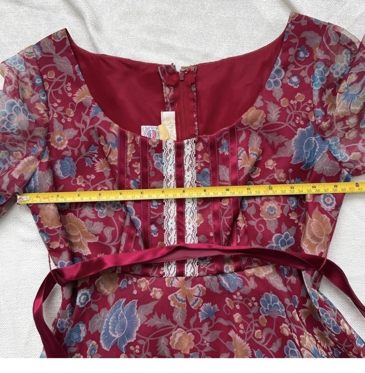 Vintage Lorrie Deb Floral Dress With Lace and Ribbon Detail Size Small