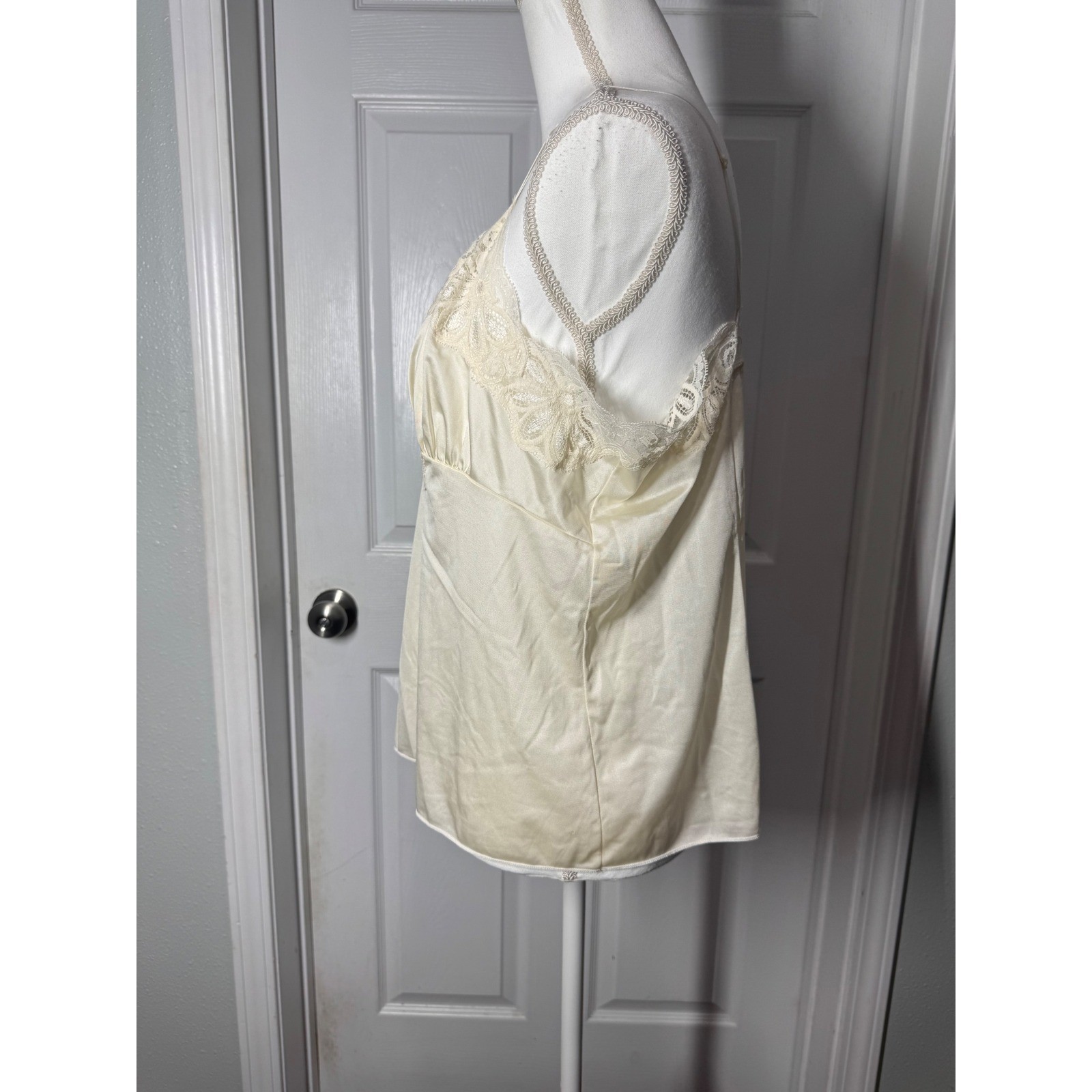 Shadowline Vintage Lace Trim Camisole Top 42 Ivory Cream Good Adjustable Straps