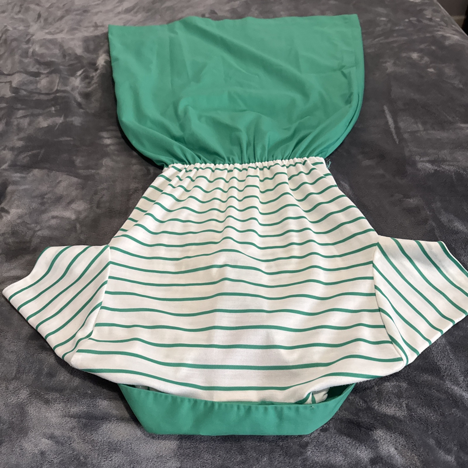 VTG „The Sportsdress” By Sears, Green, White Size Is Smaller. See Measurements.