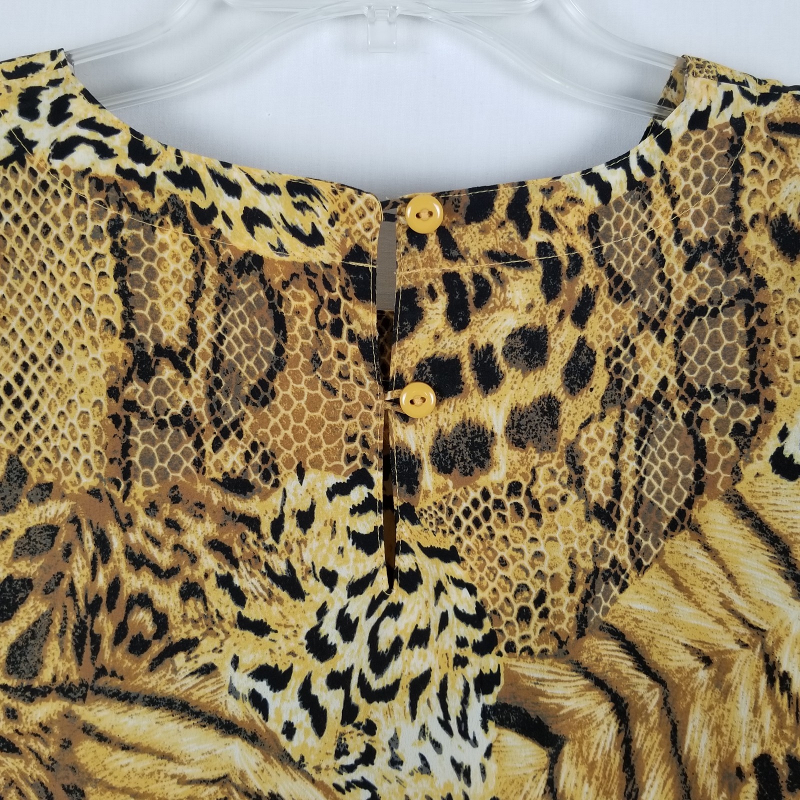 Kathy Che short sleeved 100% polyester snake print Vintage blouse size L