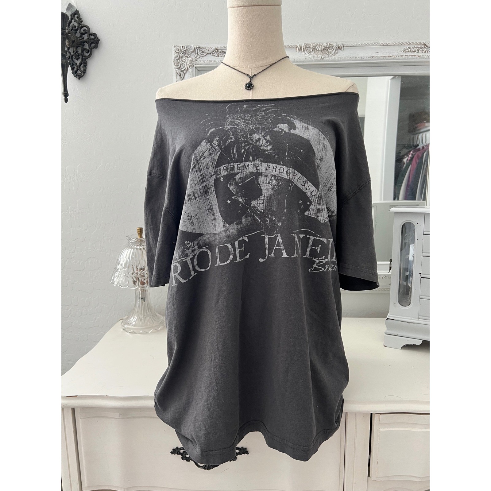 vintage cyber y2k express rio de janeiro burlesque graphic off shoulder tshirt