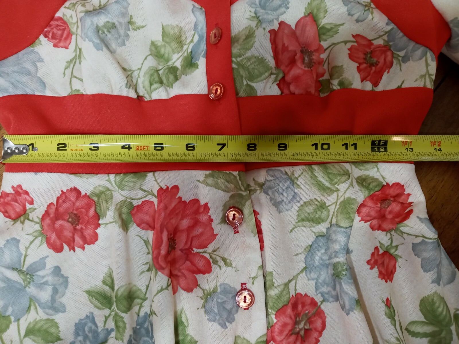 Vintage Lites On Dress size 9 100% polyester