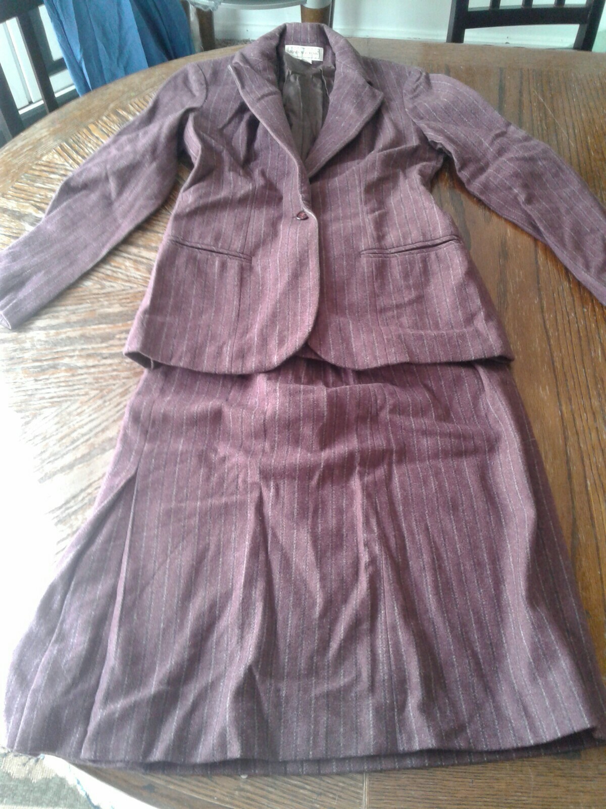 Vintage Jones New York Size 6 Skirt Suit Purple Pinstripe (cb27)