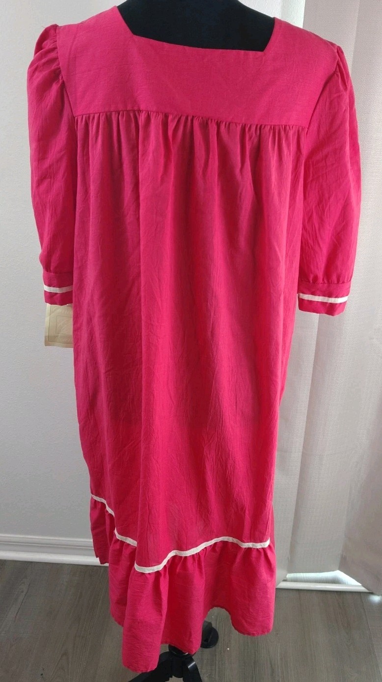 Vtg Carriage Court Pink House Dress Muumuu Lounger M NWT Embroidered Grannycore