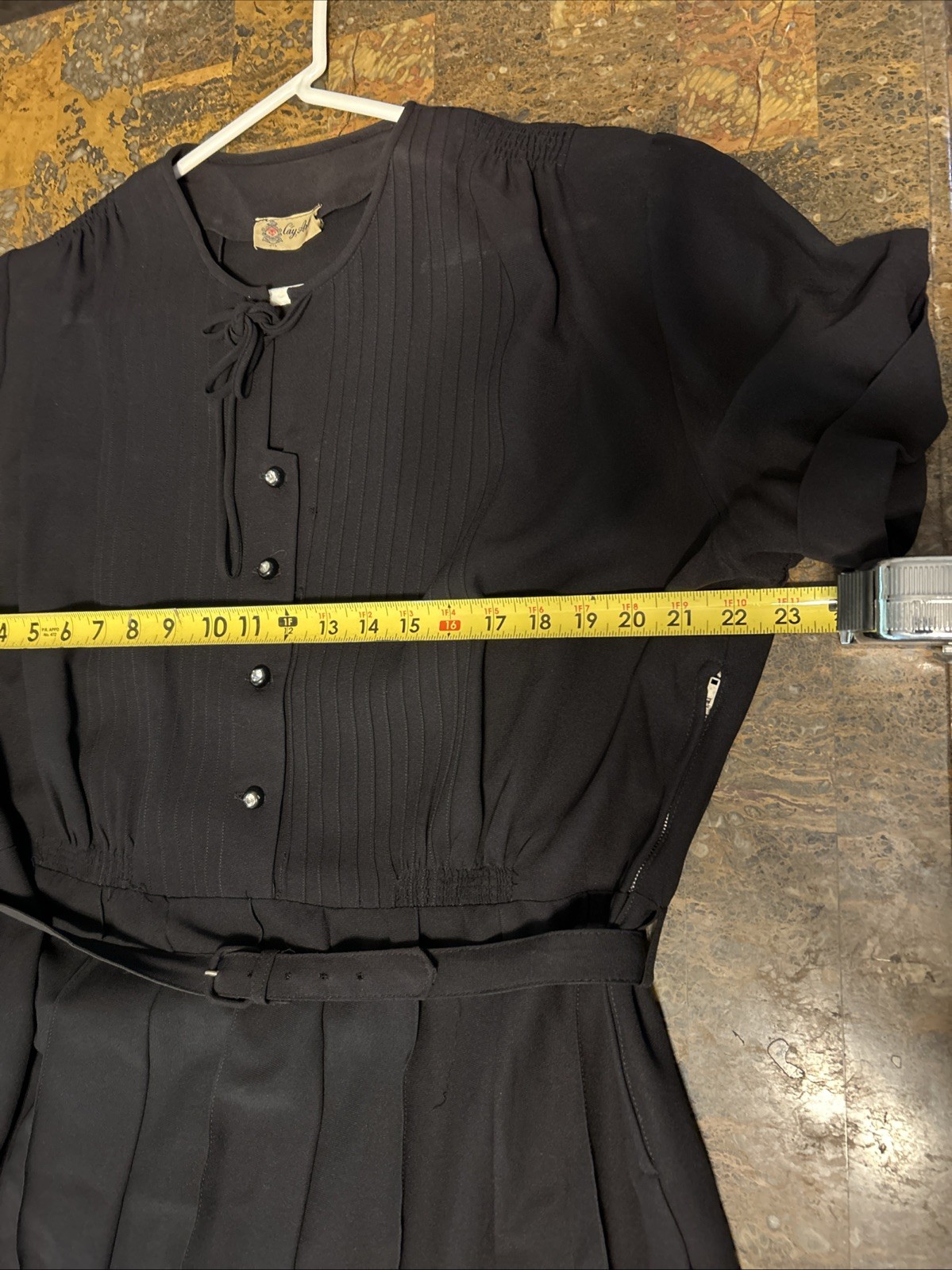 Vintage Cay Artley 1940’s Crape Rayon Black Short Sleeve Dress w Belt. Read