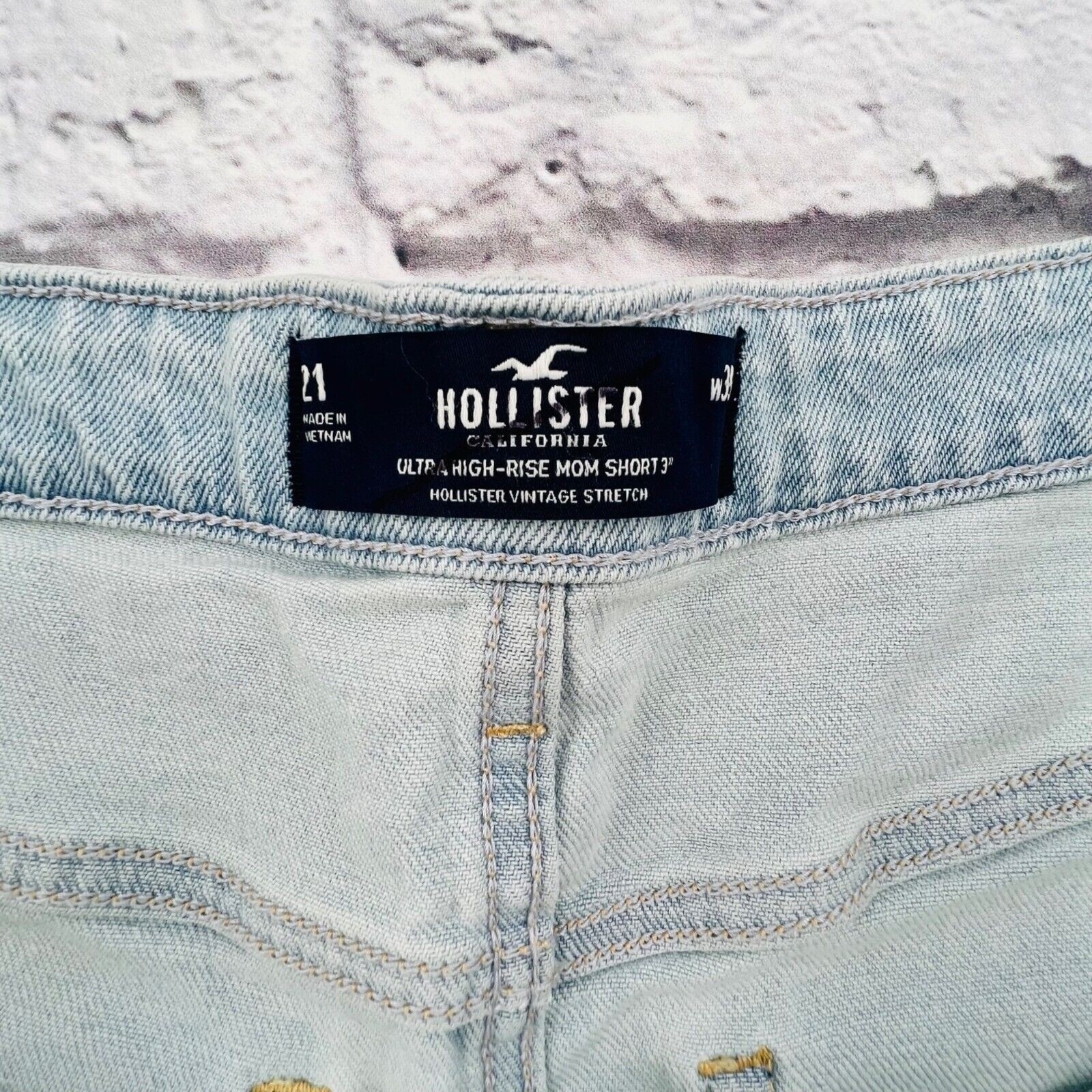 NEW Hollister Mom 3″ Short plus Size 21/35 Light Wash Ultra High Rise Vintage