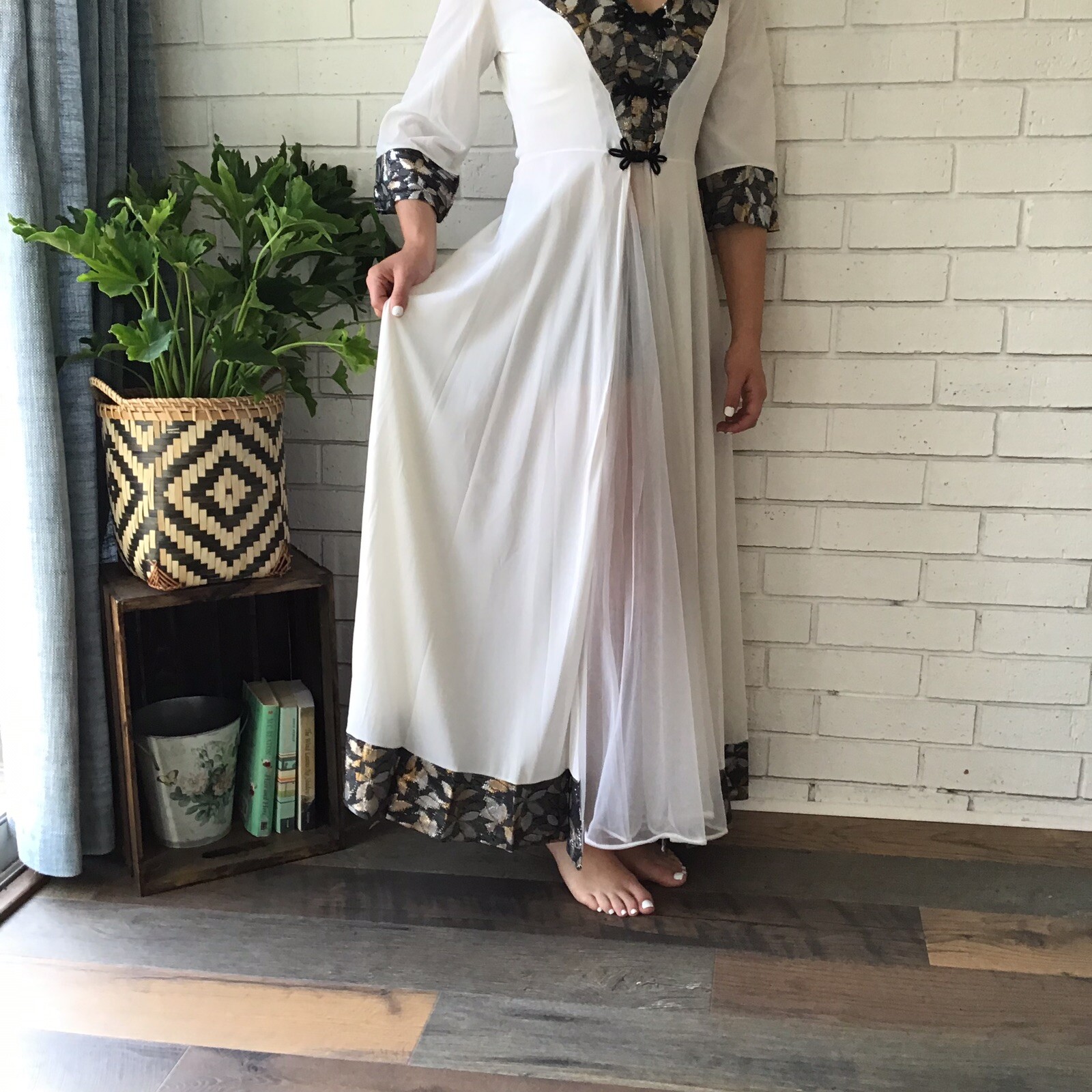 Jenelle of California Vintage White Lingerie Sheer Slip Cover Robe Set