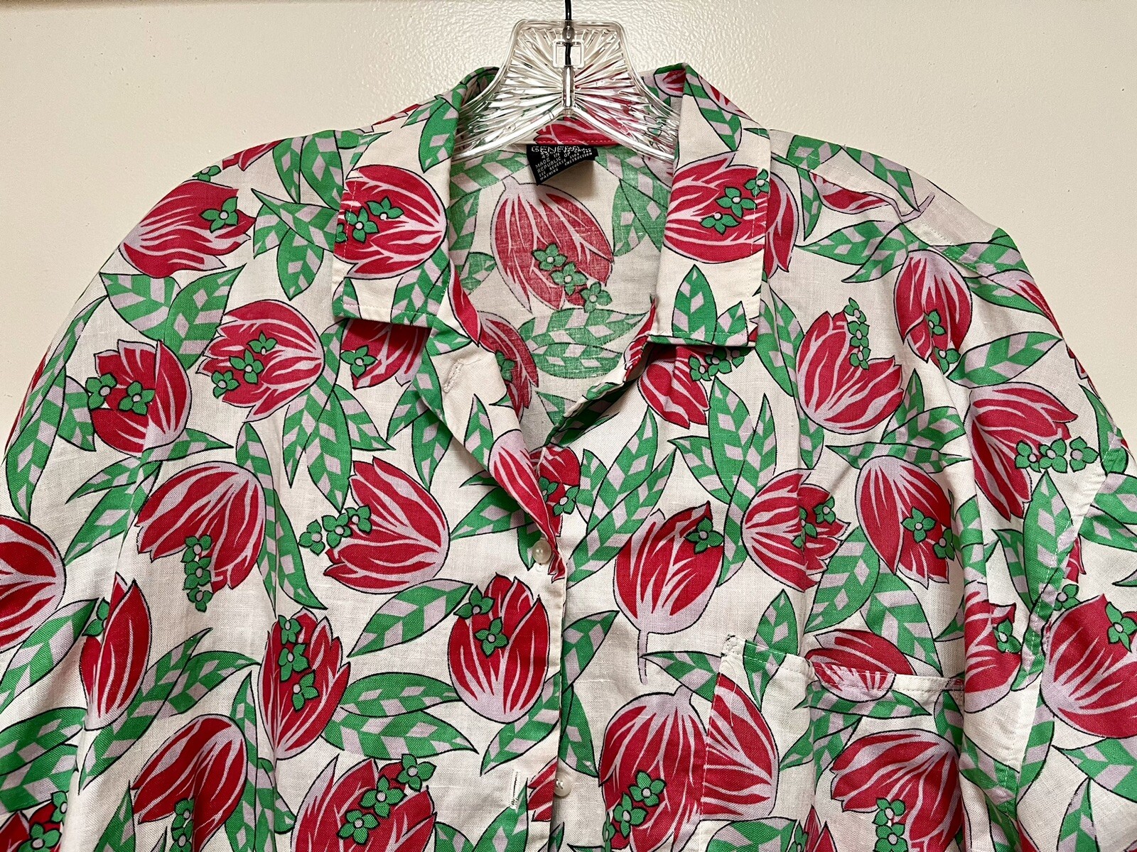 Vintage 80s 90s Generra Women’s Large White Cotton Blend Polo Camp Shirt Tulip
