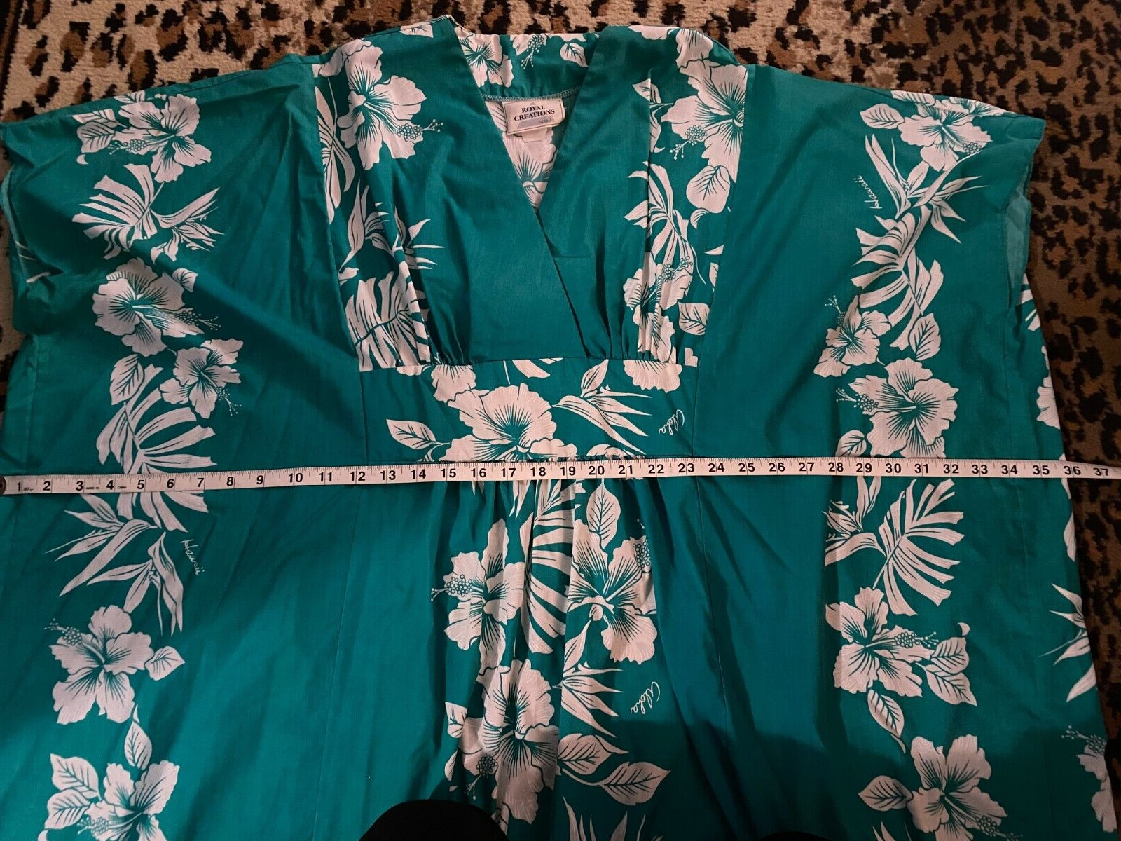 Vintage ROYAL CREATIONS HAWAII Green Hibiscus Mumu Caftan Kaftan Tiki Aloha OS