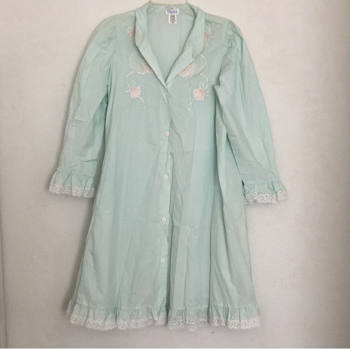 Vintage Sara Beth Light Mint Green Embroidered Nightgown