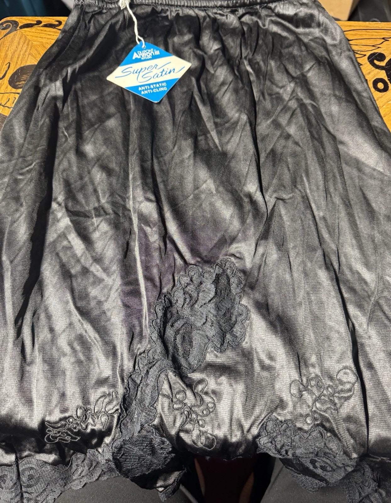 VINTAGE SUPER SATIN BY VINCENT HALF SLIP WITH LACE . BLACK. DUPONT ANTRON lll
