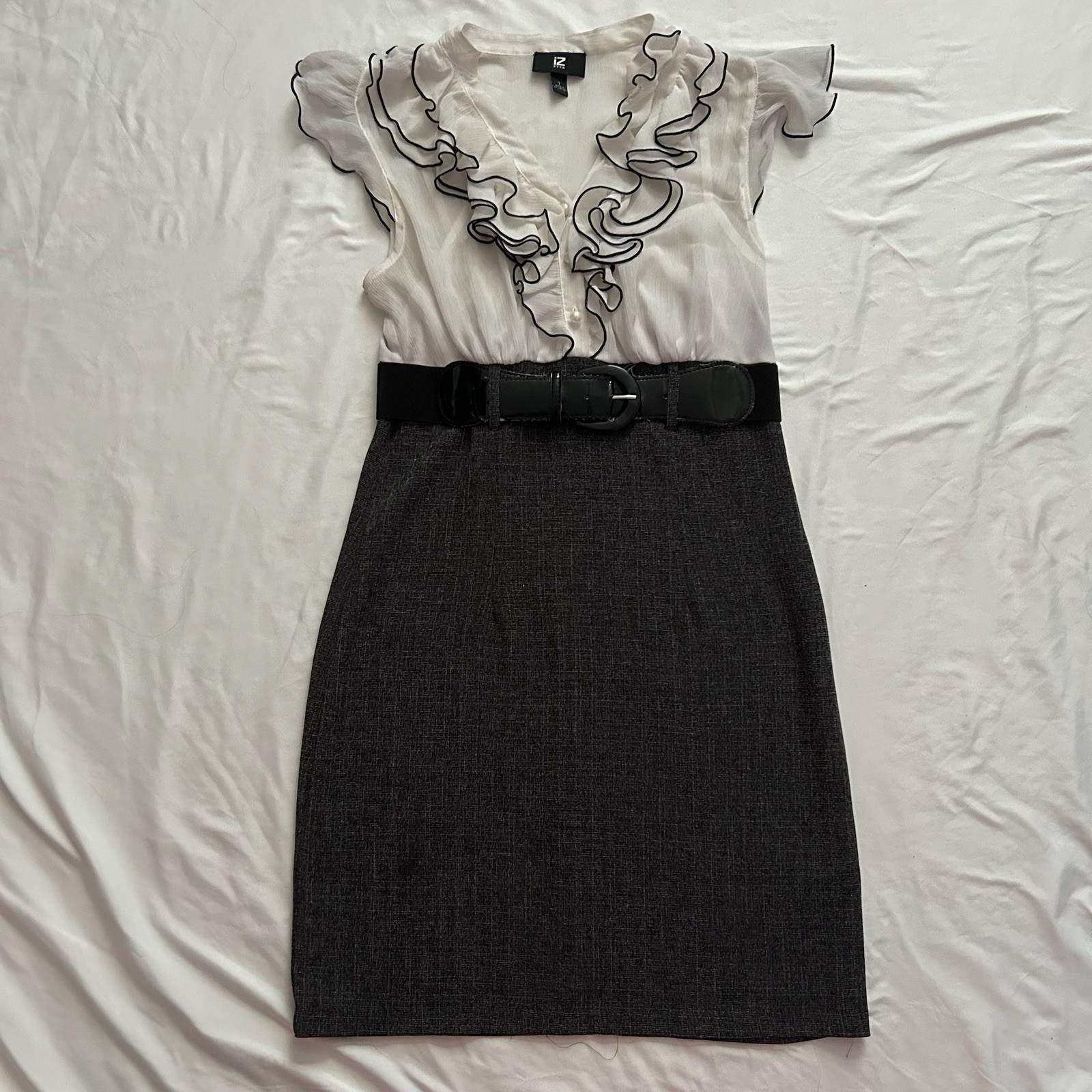 Y2K vintage gray & white dress with ruffle, blazer, & stretchy belt by IZ Byer