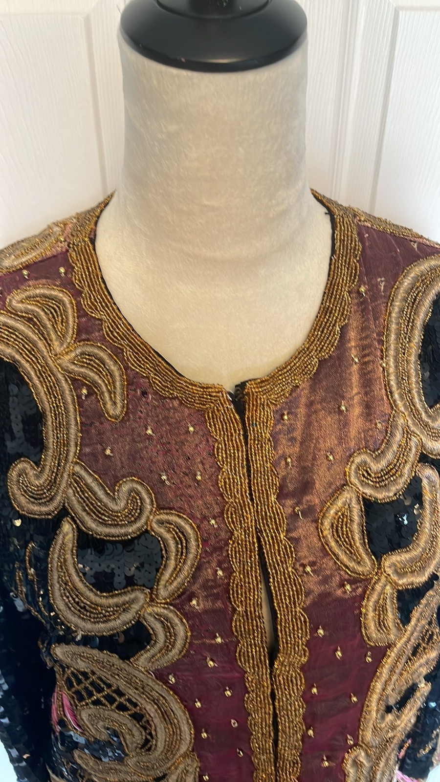 Vintage STUNNING Heavily Sequined Beaded Embroidered Silk Jacket