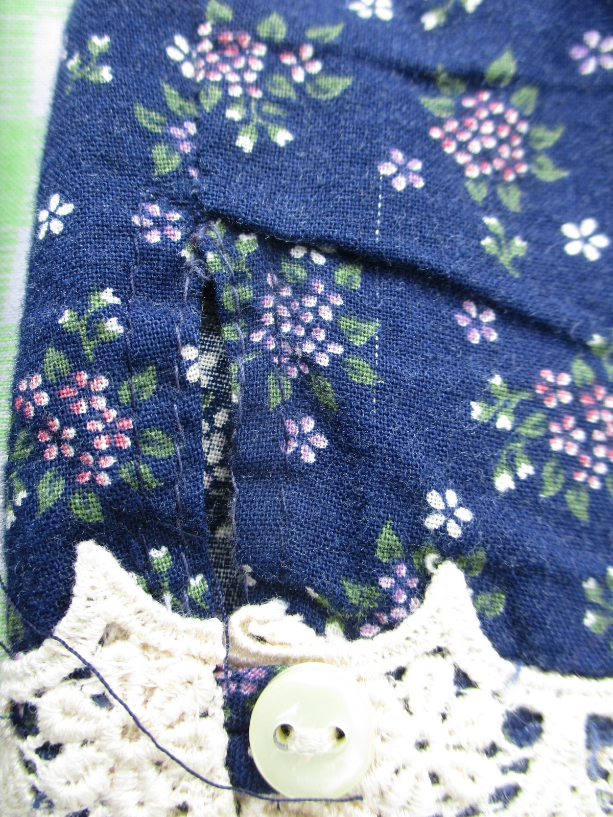Vintage 70s Gunne Sax by Jessica Crochet Lace Velvet Puritan Collar Smock Dress