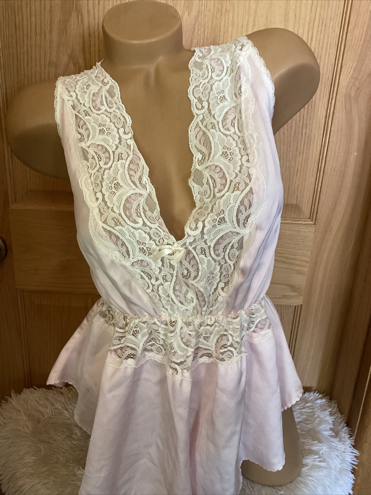 Vtg Teddy PINK Lace flutter Tap Bodysuit Playsuit CHANTILLY Lace One Piece #L9
