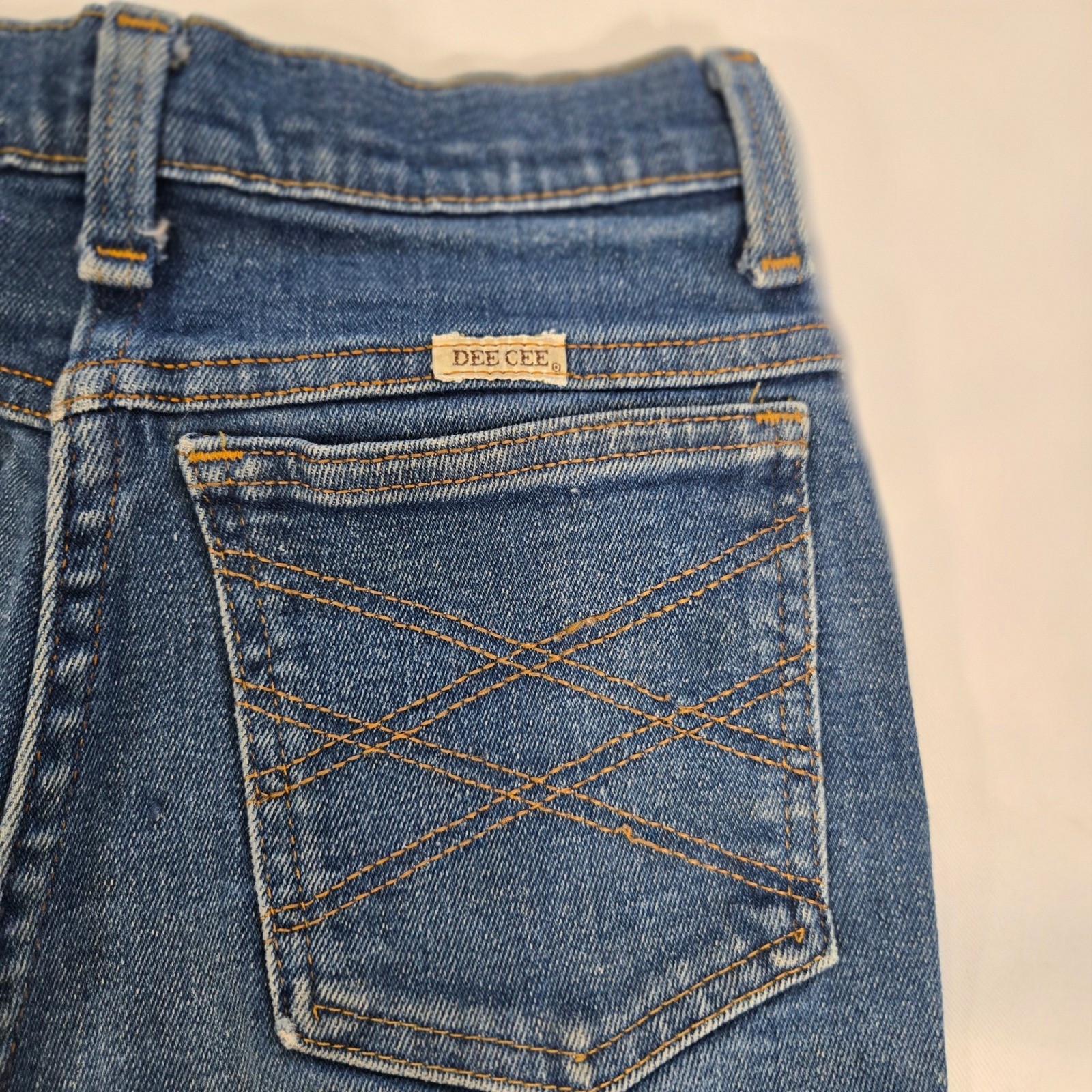 1980s Vintage Dee Cee High Waist Jeans Frayed Hem Straight Leg Denim Retro 00