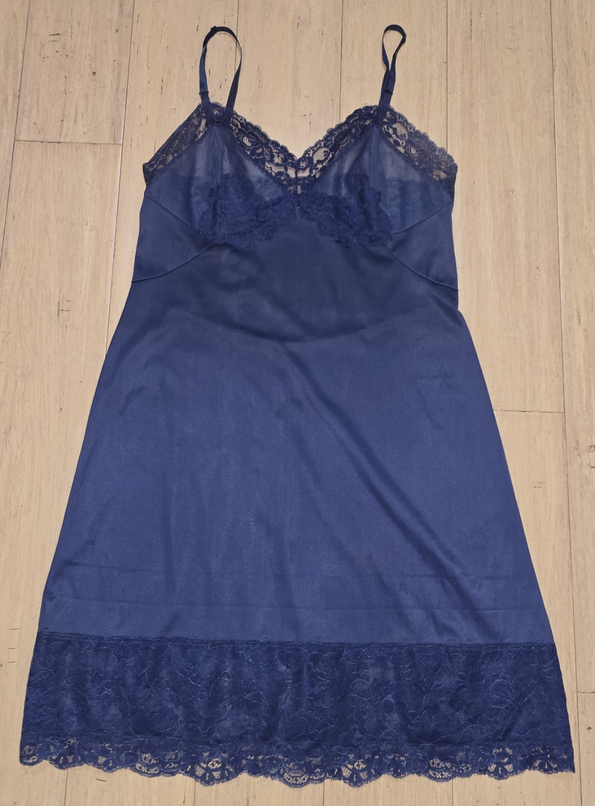 Vintage Vassarette Blue Full Slip Size 34 Lace Antron III Nylon Munsingwear 70s
