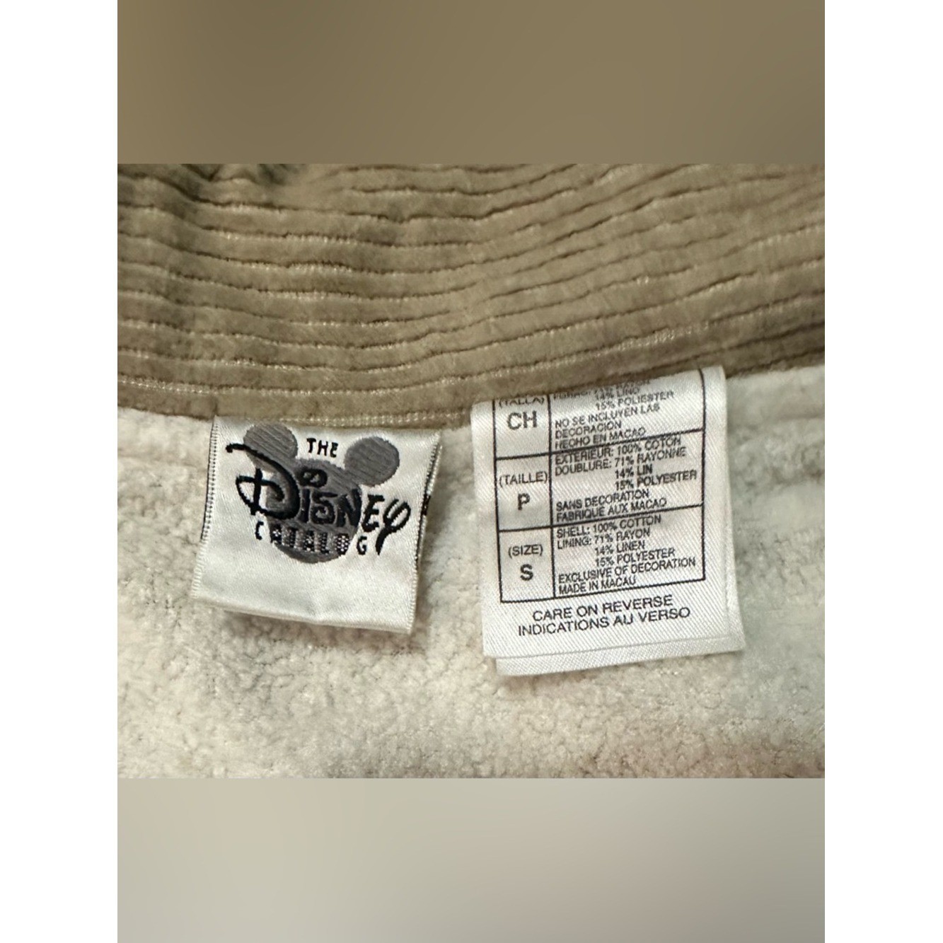 RARE Vintage 1990s Winnie The Pooh Barn Jacket in Excellent Condition. Size S