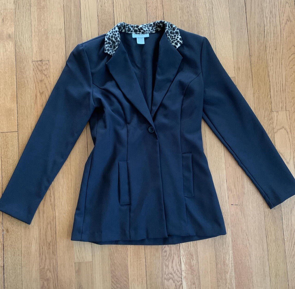Alyn Paige Women’s Black Blazer, Leopard Collar, size 8,80s 90s Vintage Tailored