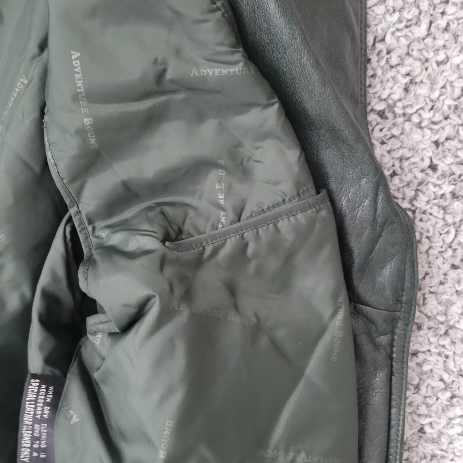 Vintage Adventure Bound Wilson’s dark green leather bomber jacket thinsulate