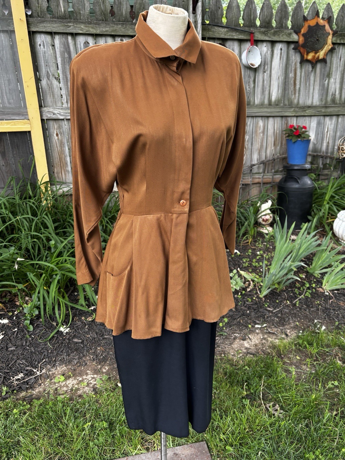 VTG 80s does 40s Womens Peplum Dress Rayon Brown Black Career 38x26x36″ Med