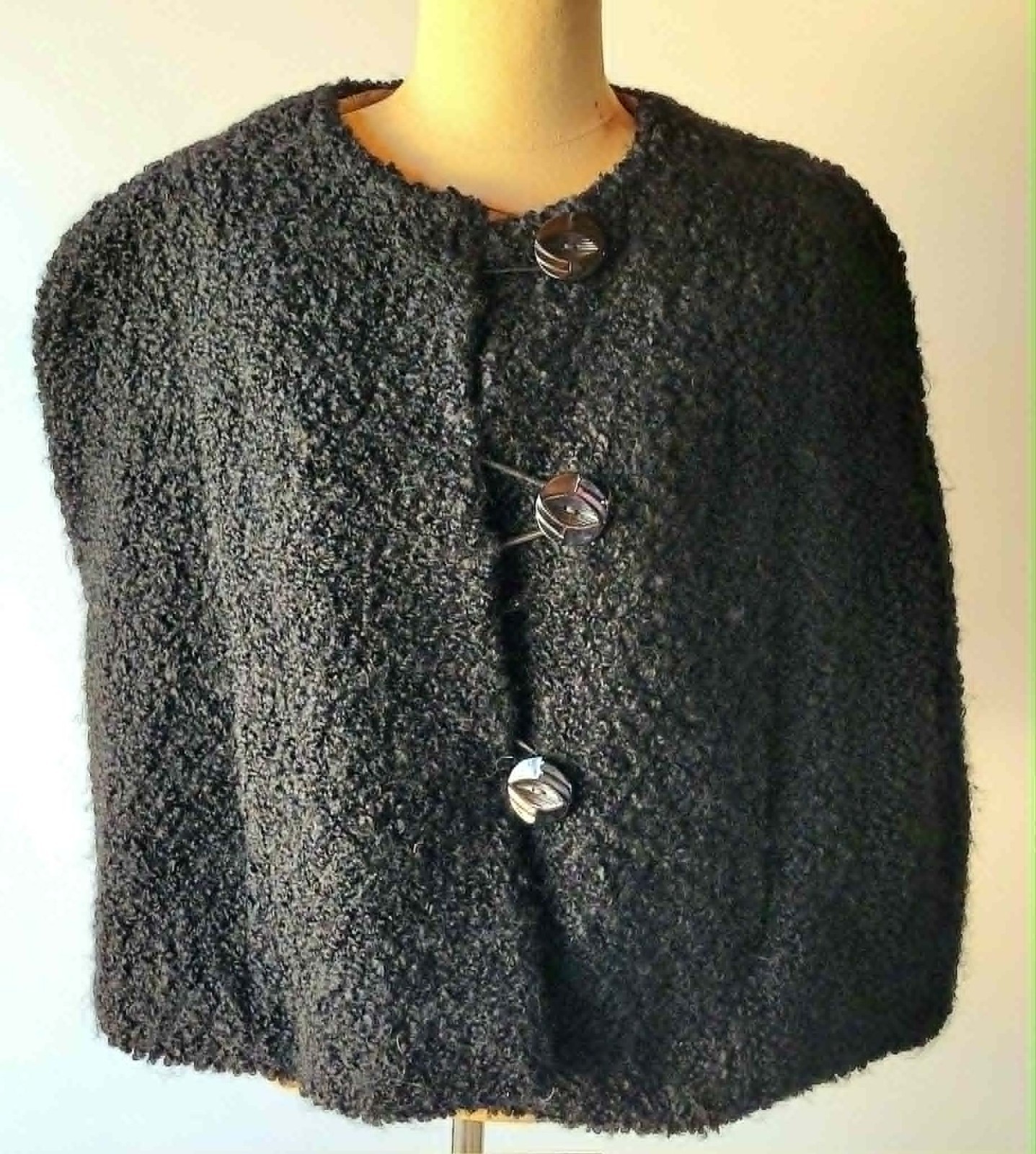Vintage 1950s Wool Bouclé Capelet Cape Coat Hand Openings Medium