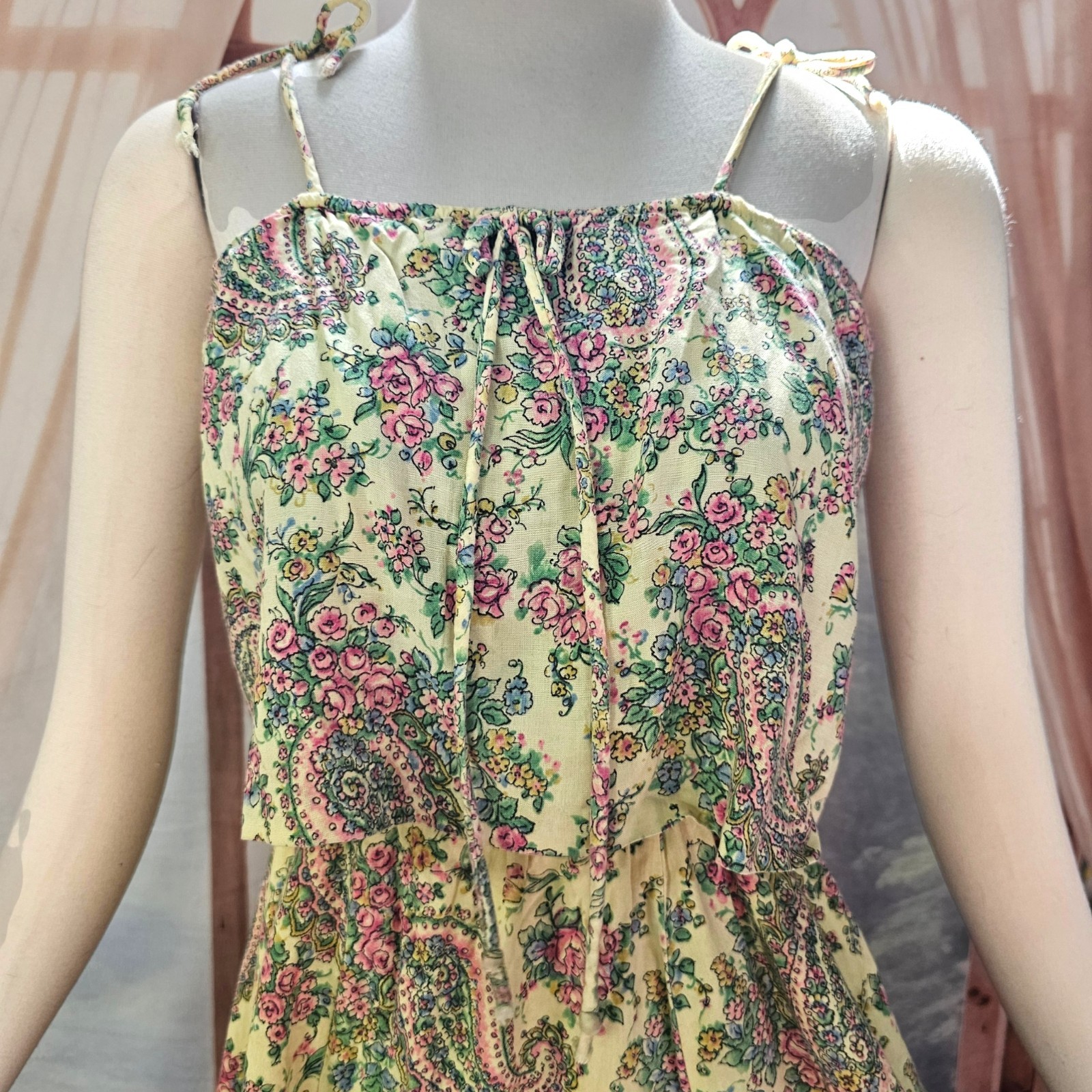 Vintage 1970s Dress Sundress Buttery Yellow Paisley Floral Print Adjustable
