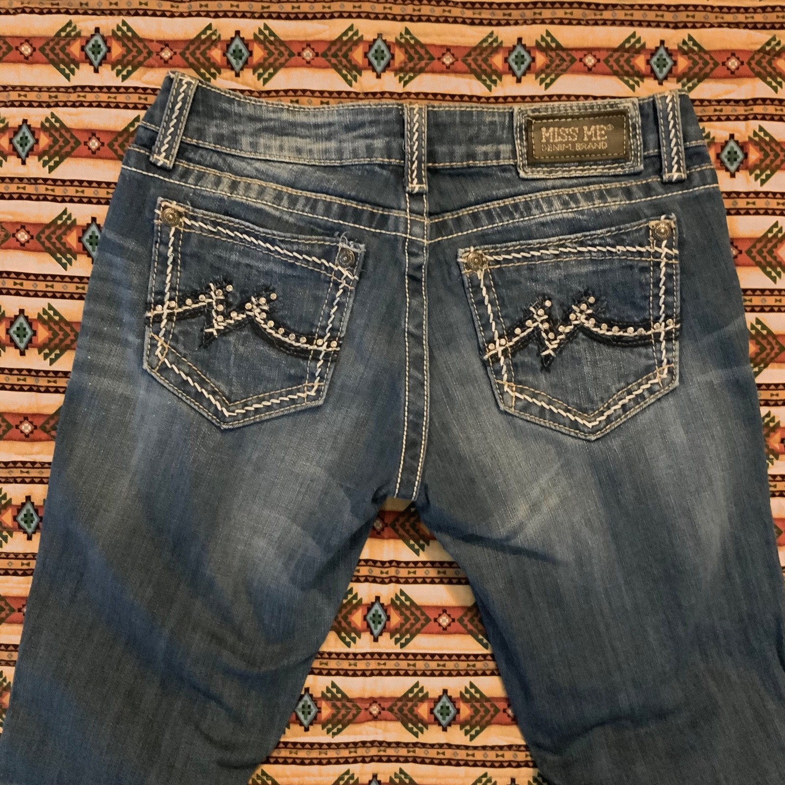 Vtg Women’s Miss Me Jeans Denim Boot Cut Rhinestone Distressed Low Rise Size 29