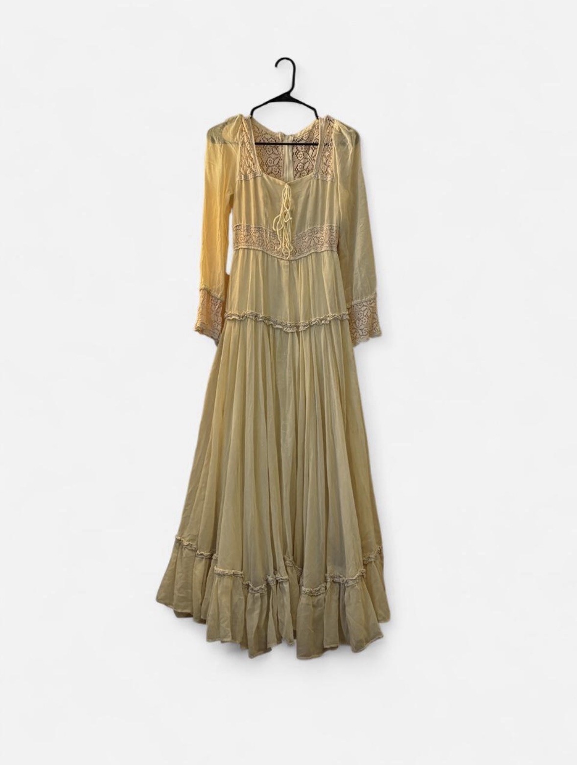 Black Label Gunne Sax Cream Colored Dress With Lace And Tie Details