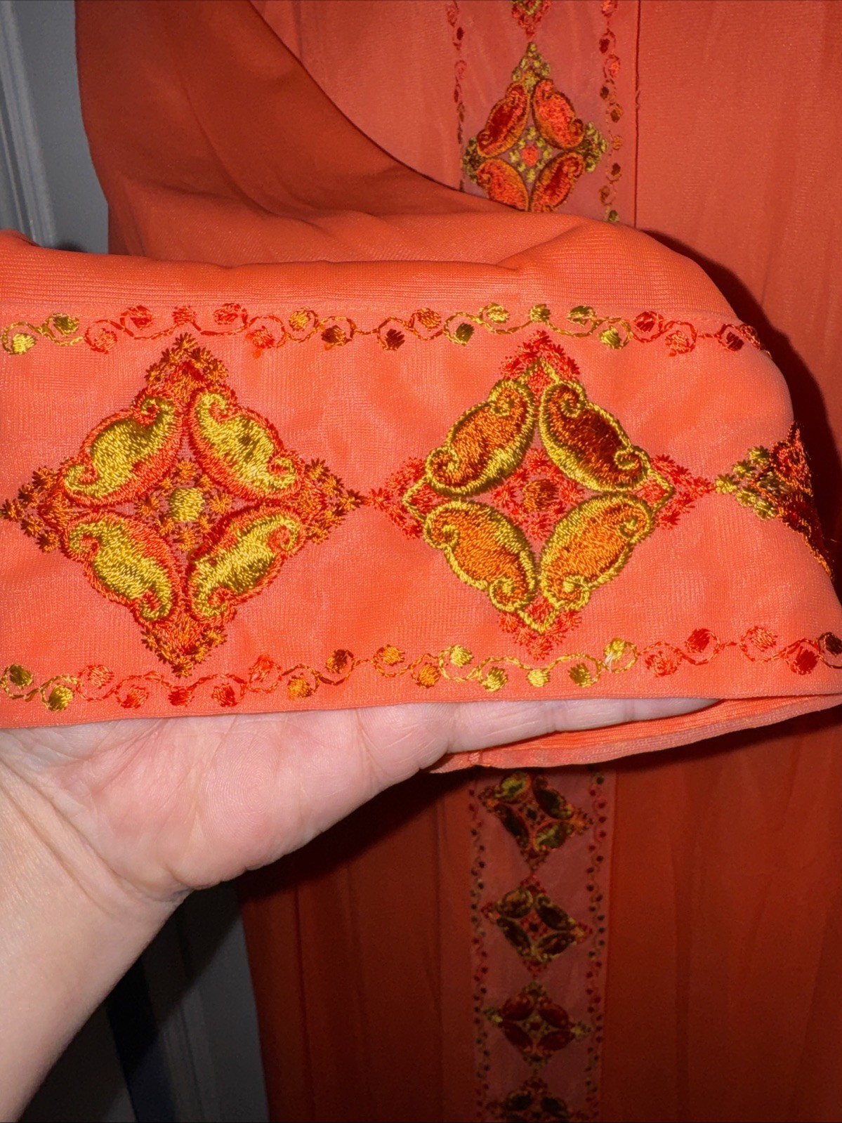 Vintage 70’s Gossard Artemis Size Large Robe Orange Embroidered Rare Find!