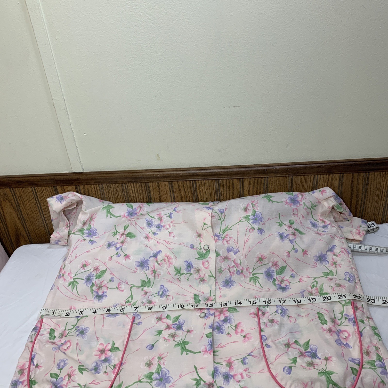 Vintage Women’s Robe Snap Front Duster Size Medium House Dress Lounger Pockets