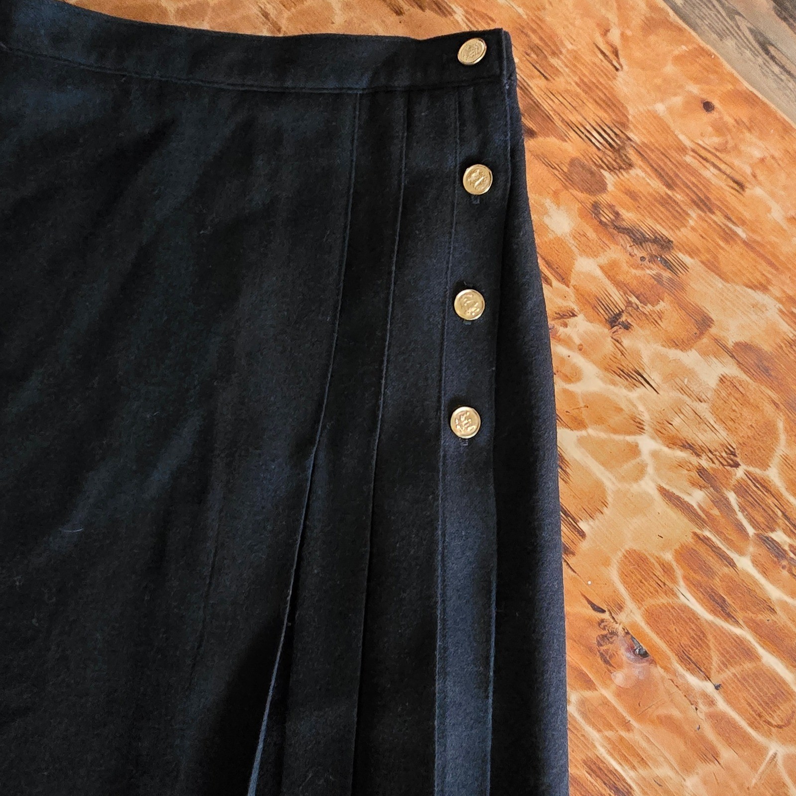Cambridge Spirit Vintage Black 100% Worsted Wool Pleated Skirt Gold Button 12